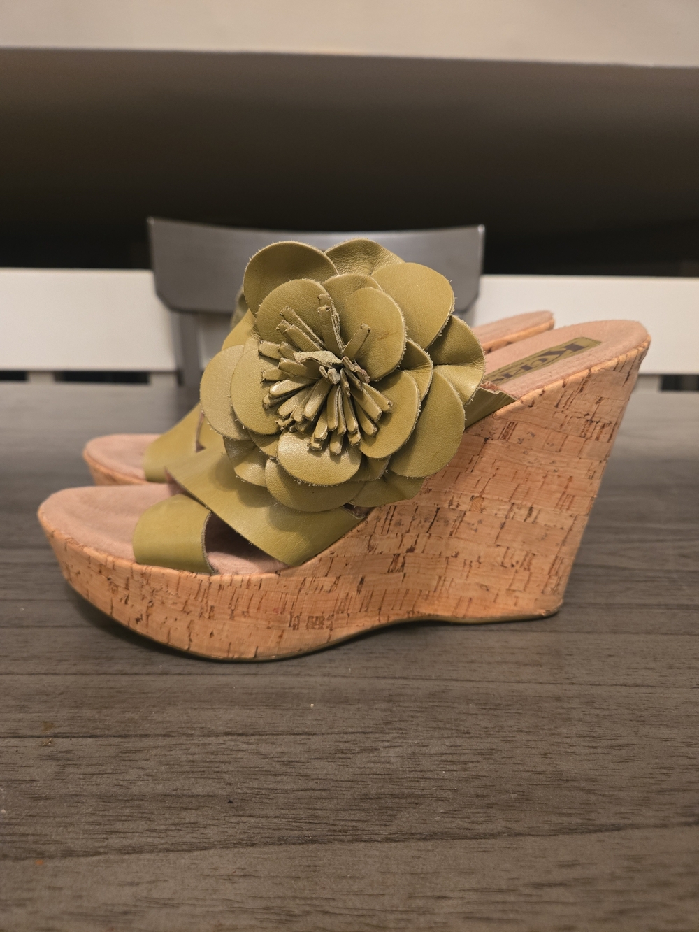 Korks Kork-Ease Green Leather Holly Platform Wedges, size 10
